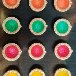 Grihvastu Hand-Painted Designer Terracotta Clay Diyas (Multicolor)